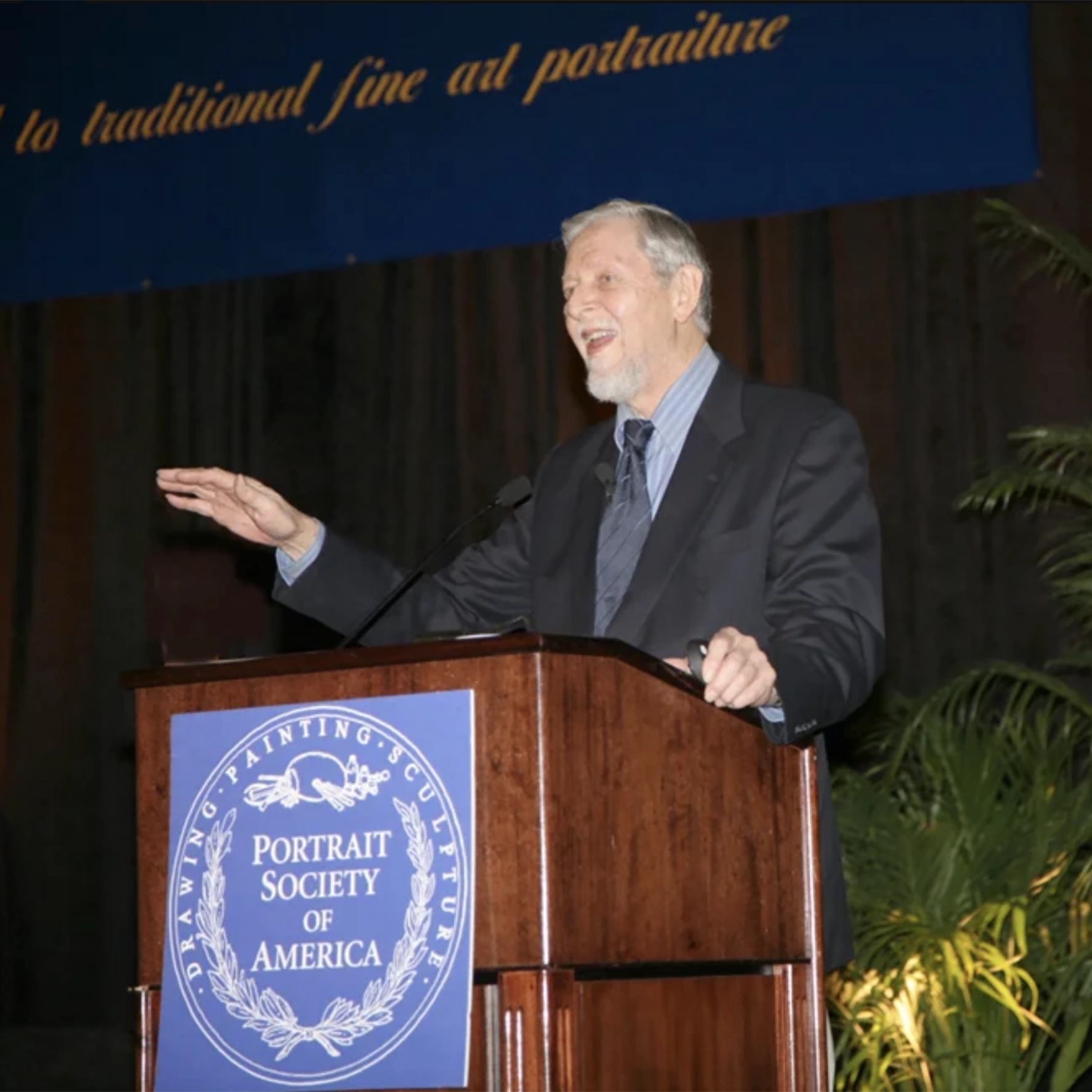 Richard at the podium, Portrait Society of America. 2017